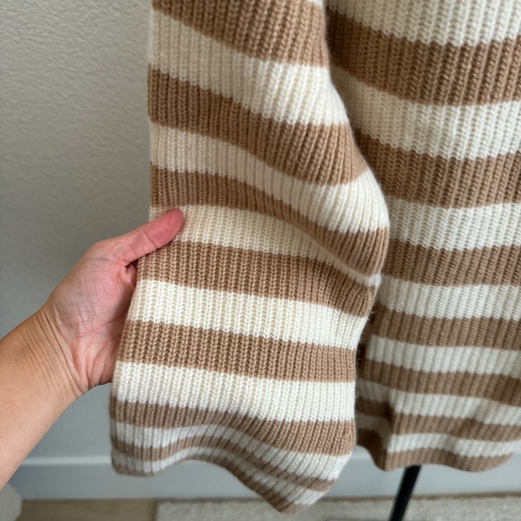 J.Crew Cashmere Turtleneck Size XS - Picture 2 of 4